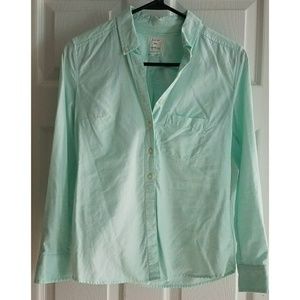 Gap Shrunken Boyfriend Button Down Top
